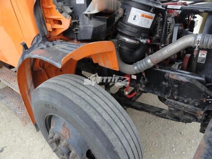 Used 2011 FREIGHTLINER BUSINESS CLASS M2 106