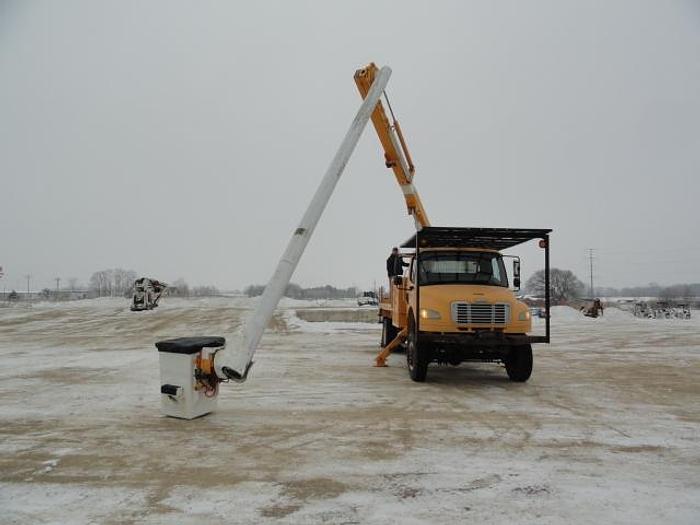 Used 2007 freightliner BUSINESS CLASS M2 106