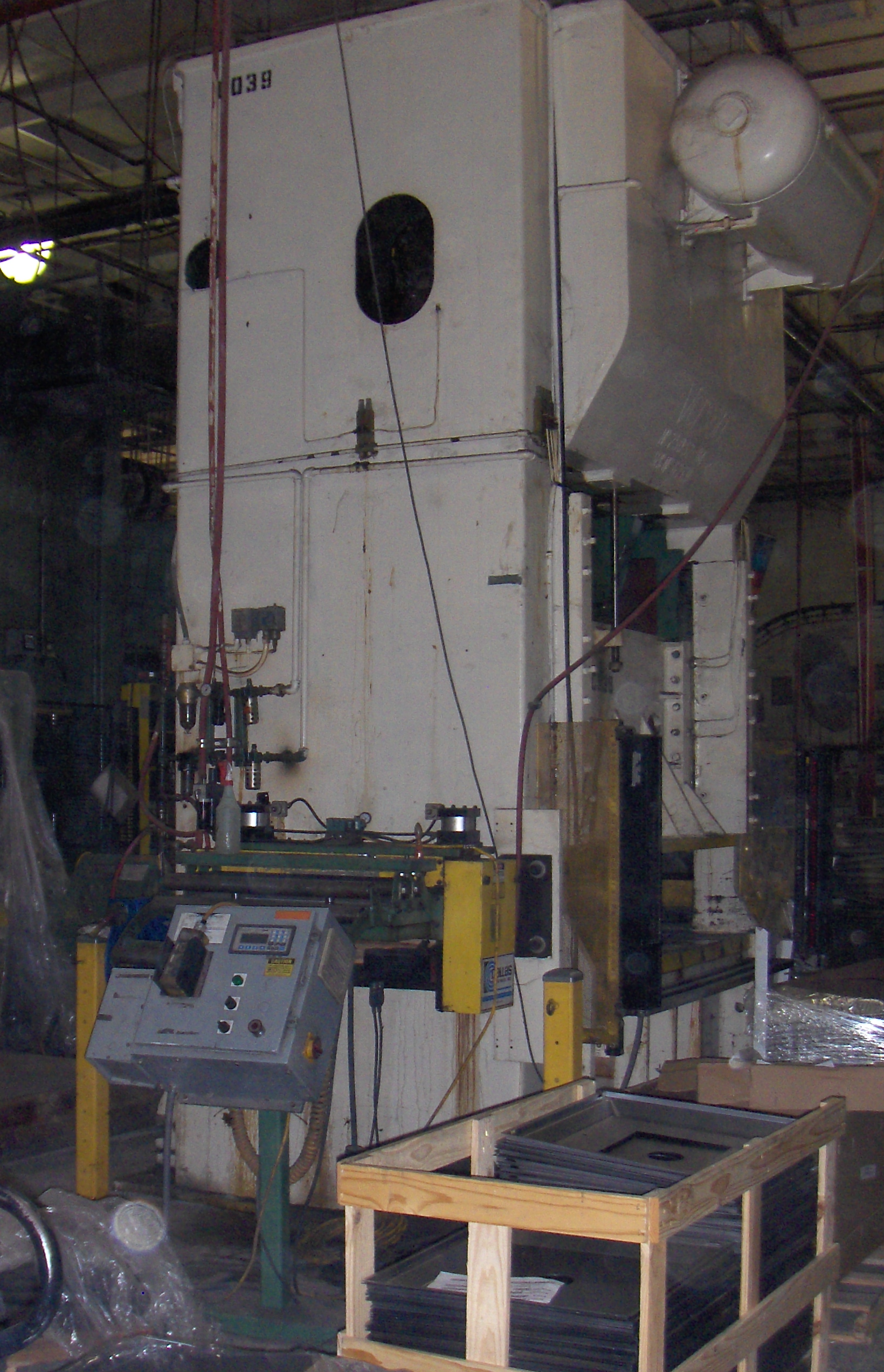 Used 250 ton Verson Straight Side Press