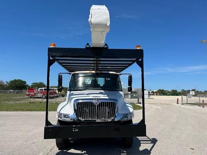 Used ALTEC AA755L 60FT MATERIAL HNDLER 2 MAN BUCKET ON 2006 INTERNATIONAL4300 BOOM TRUCK