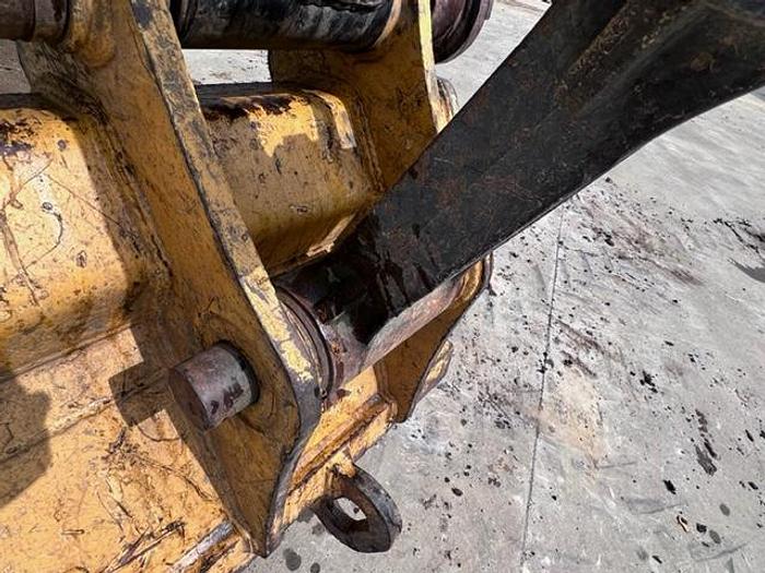 Used 2010 JOHN DEERE 135D EXCAVATOR