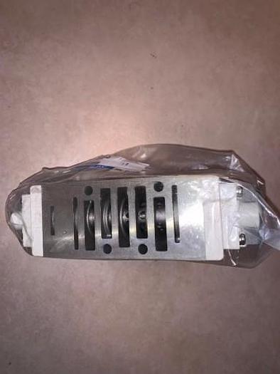 SMC VQ7-8-FG-D-3 valve