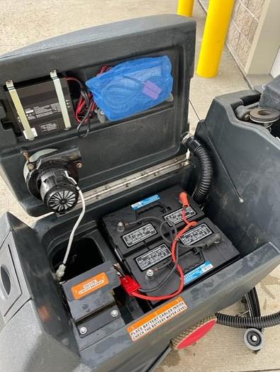 Refurbished VIPER FANG 20 FLOOR SCRUBBER (REFURBISHED) 