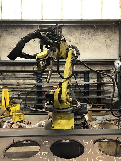 Used LINCOLN DUAL TRUNNION WELD CELL WITH FANUC ARCMATE 100iB ROBOT LINCOLN 455M WELDING POWER SUPPLY LOW HOURS