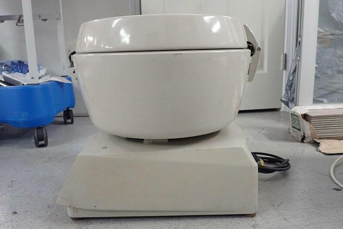 Used Dupont Sorvall Type GLC-4 Laboratory Centrifuge with Rotor & 3 Carrier Swings