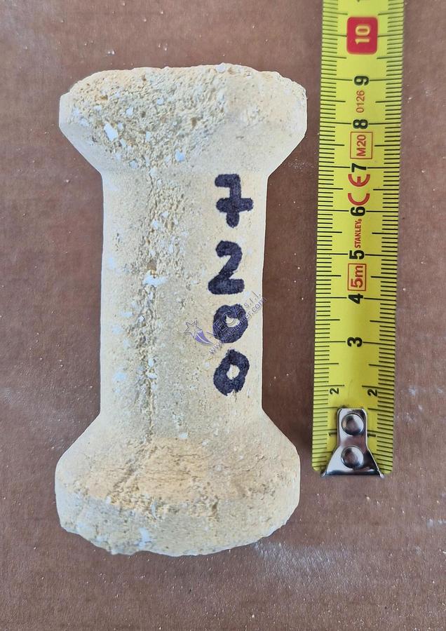 Usato Spool-shaped refractory column