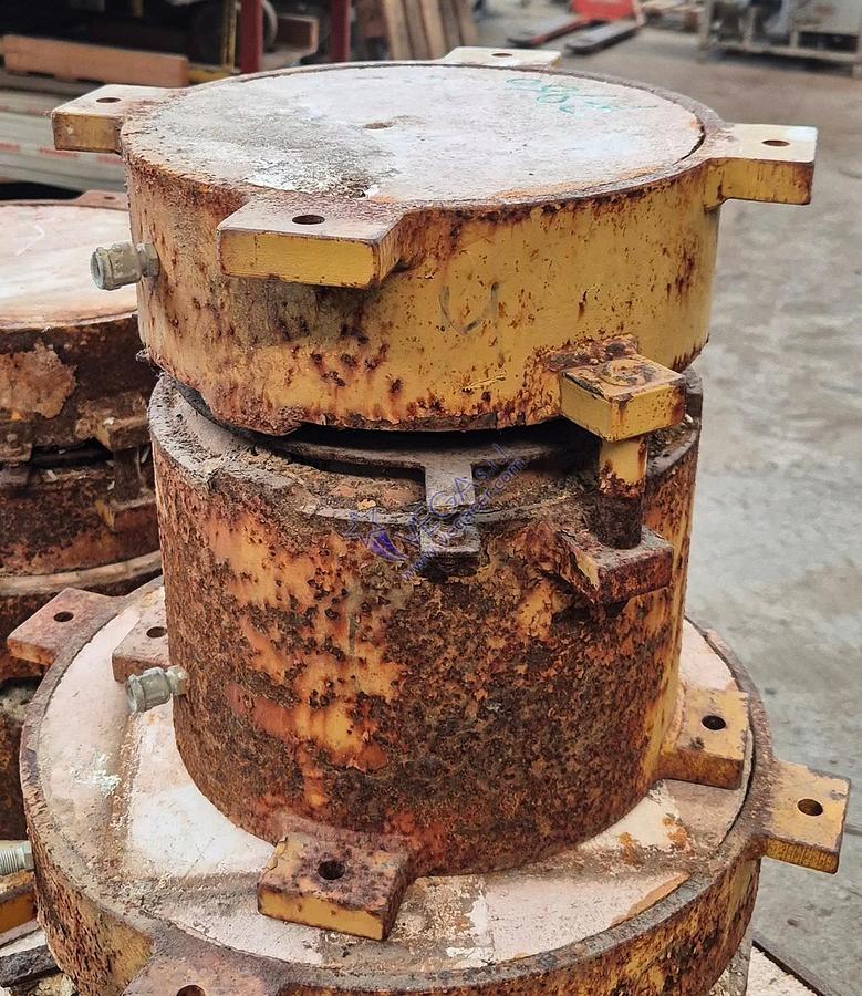 Usato Round metal frame plaster mould holder