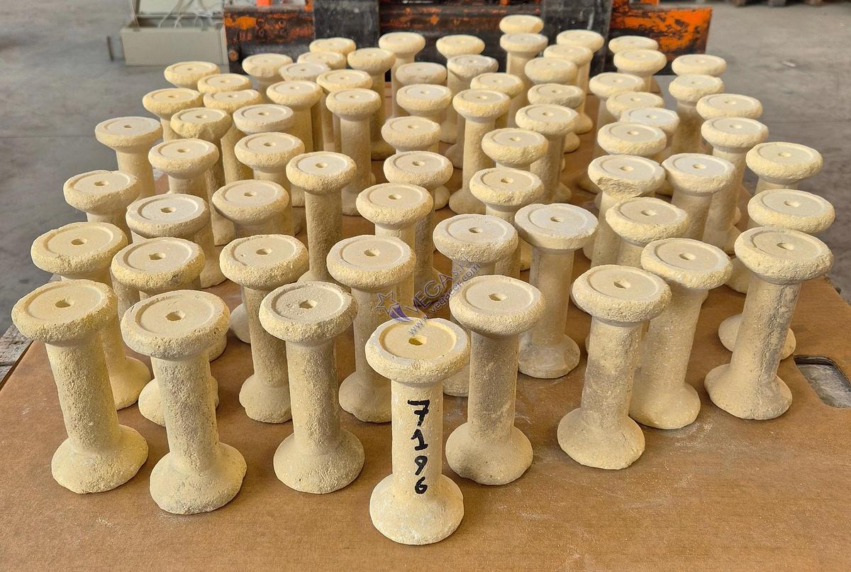 Usato Spool-shaped refractory column