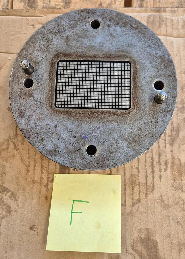 Usato Hard metal dies for producing honeycomb filters for foundries