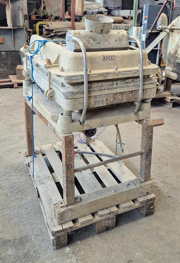 Usato Vibrating sieve VICENTINI mod. SV 600 x 900 DR with double net