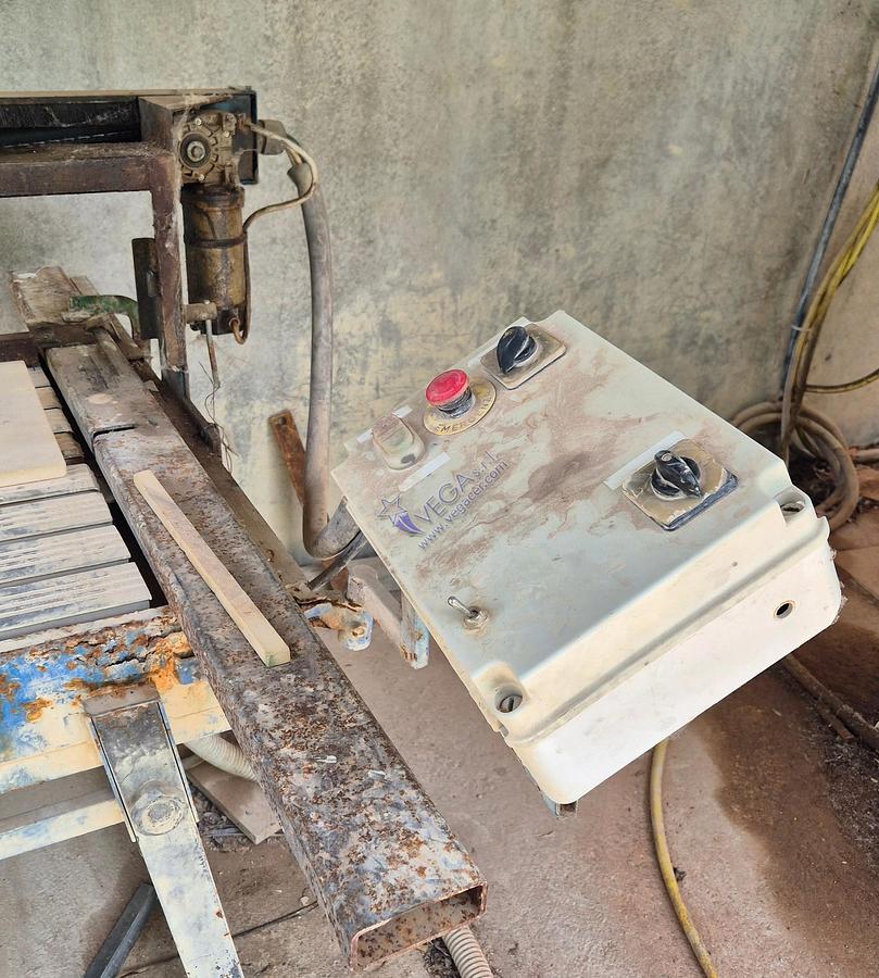 Usato Semi-automatic trasversal disk cutter RAIMONDI mod. C.M. 150