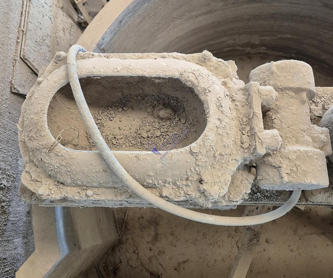 Usato Slow agitator VICENTINI mod. LABOR 50 with tank and vibrating sieve VICENTINI mod. 300 x 500