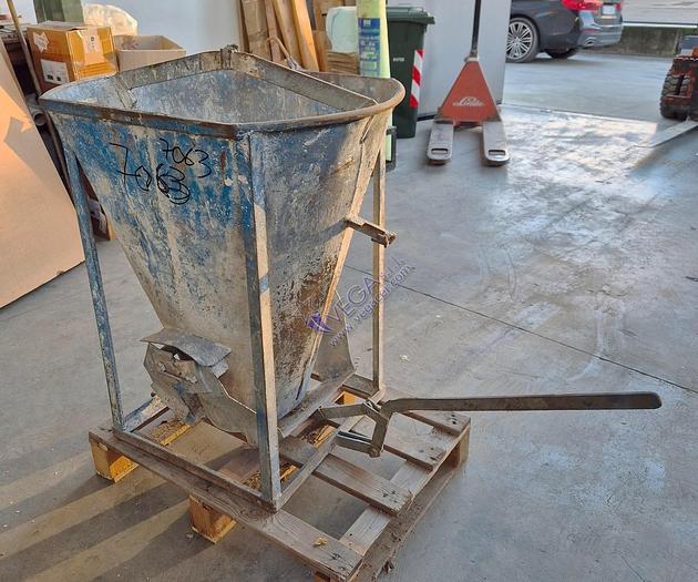 Usato Hopper for raw materials with opening bottom