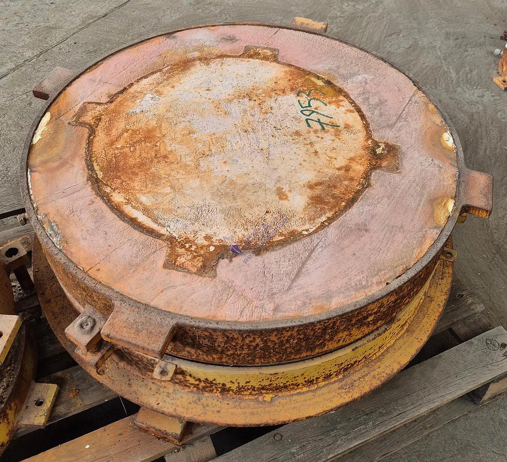 Usato Round metal frame plaster mould holder