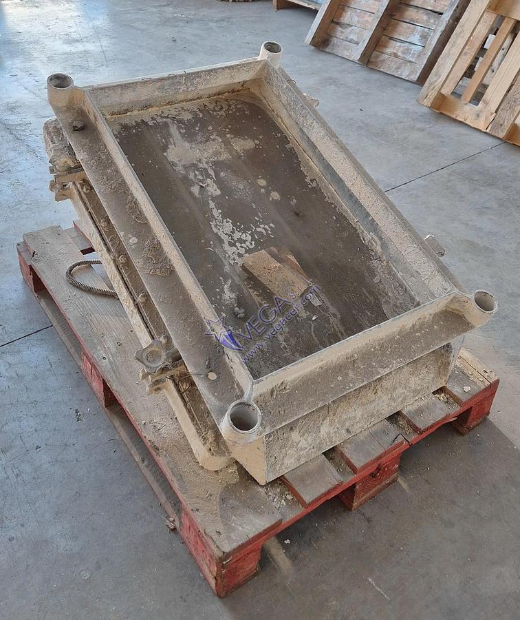 Usato Vibrating sieve VICENTINI mod. SV 600 x 900 with single net