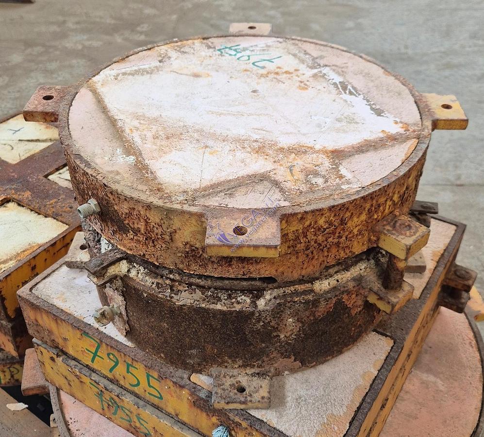 Ricondizionato Round metal frame plaster mould holder