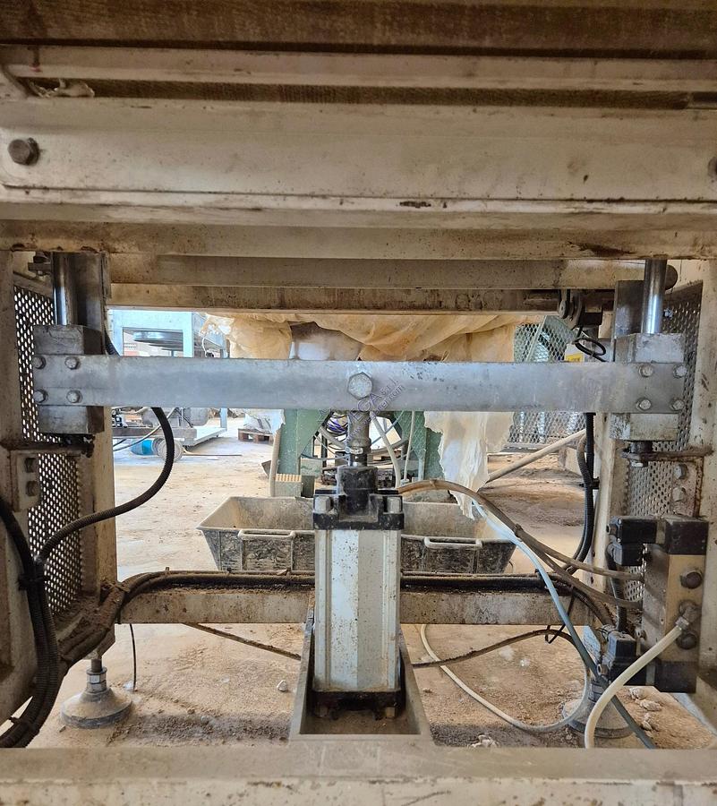 Usato Pneumatic vertical wire cutter OMG mod. TVP500E/A