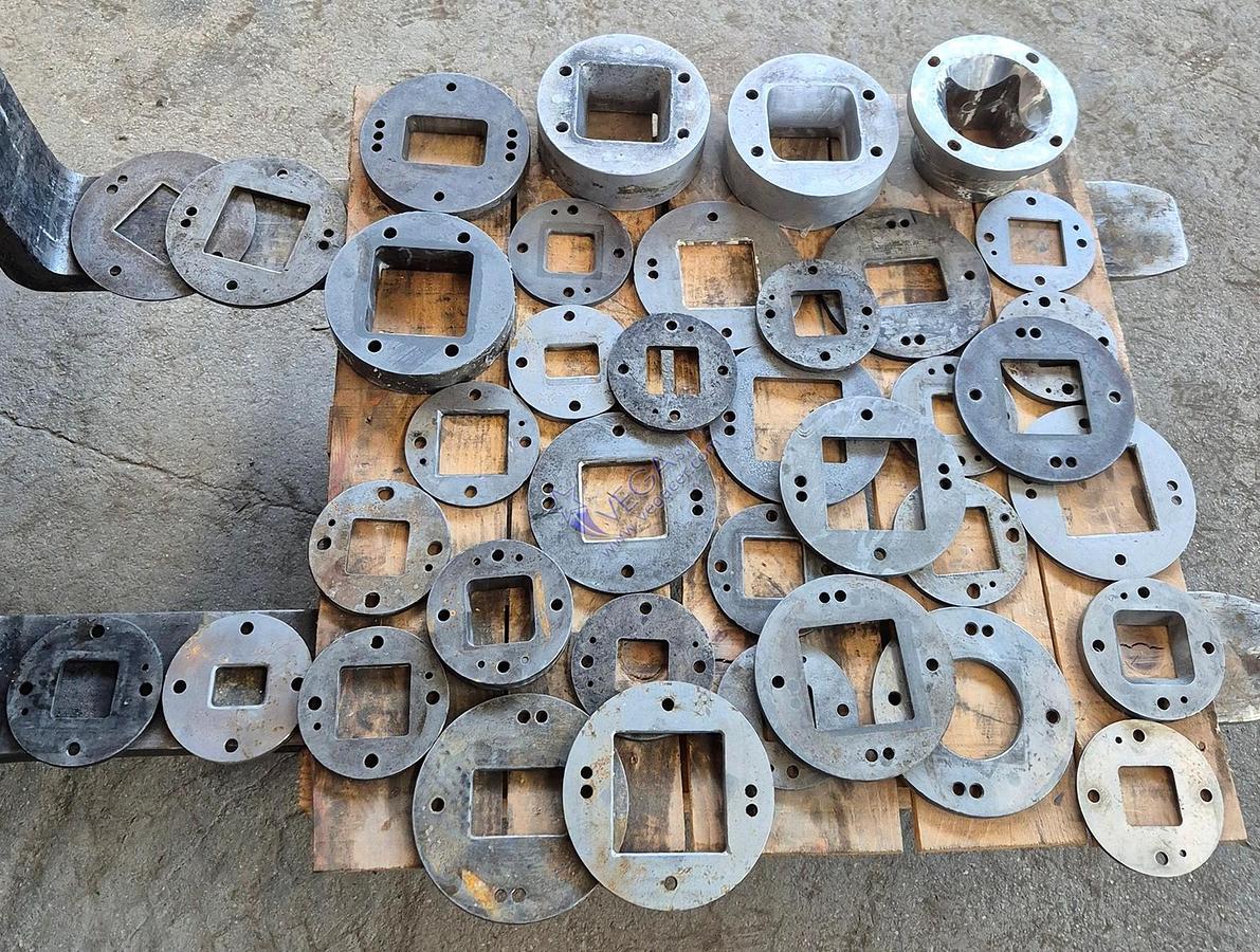 Usato Hard metal dies for producing honeycomb filters for foundries