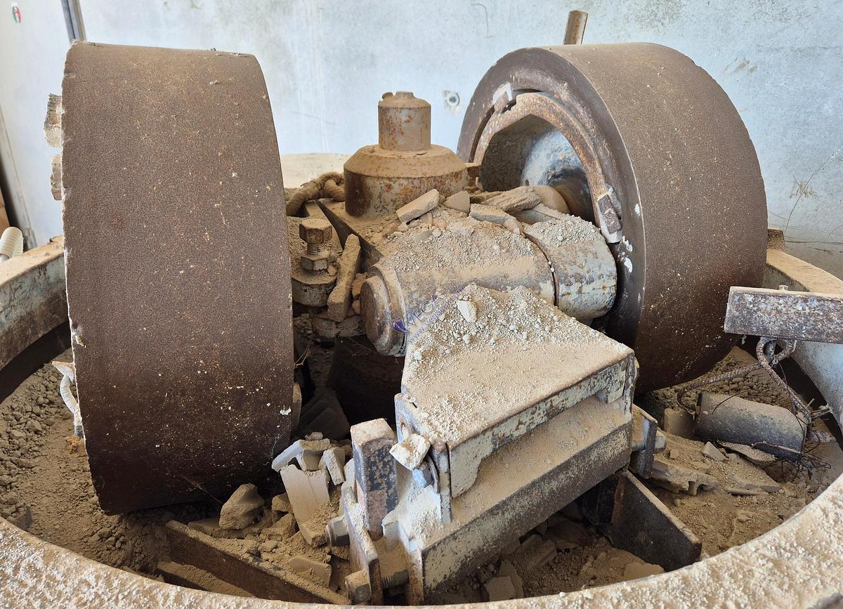 Usato Pan mixer with rotating tank