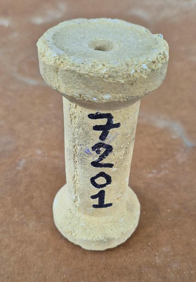 Usato Spool-shaped refractory column