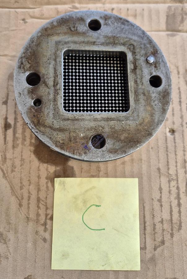 Usato Hard metal dies for producing honeycomb filters for foundries