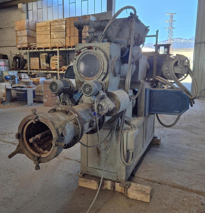 Usato De-airing pugmill LAKER mod. LV 250B.1