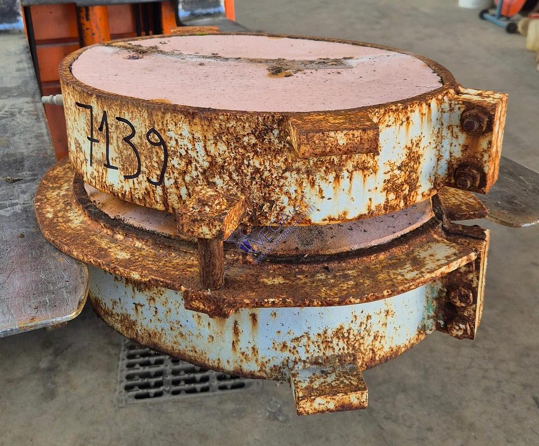 Usato Oval metal frame plaster mould holder