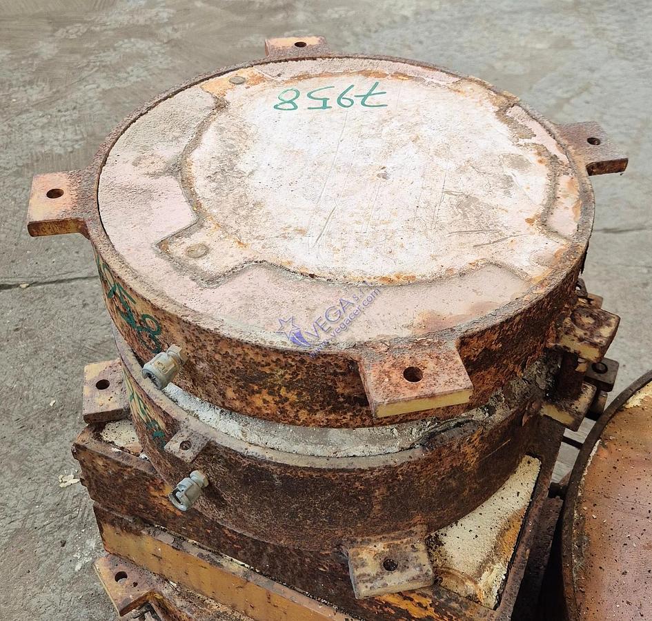 Usato Round metal frame plaster mould holder