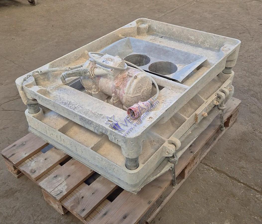 Usato Vibrating sieve VICENTINI mod. SV 600 x 900 DR with double net