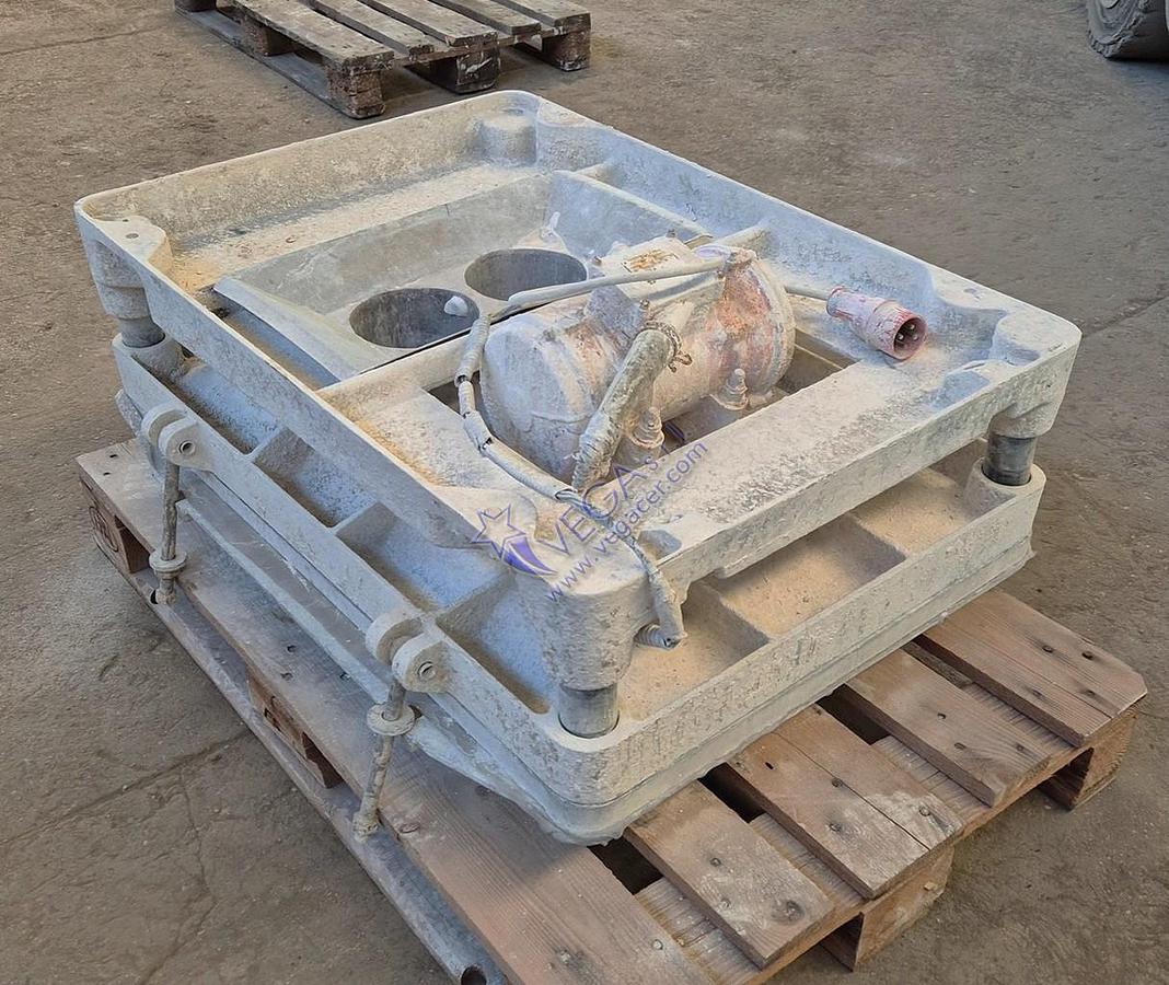 Usato Vibrating sieve VICENTINI mod. SV 600 x 900 DR with double net