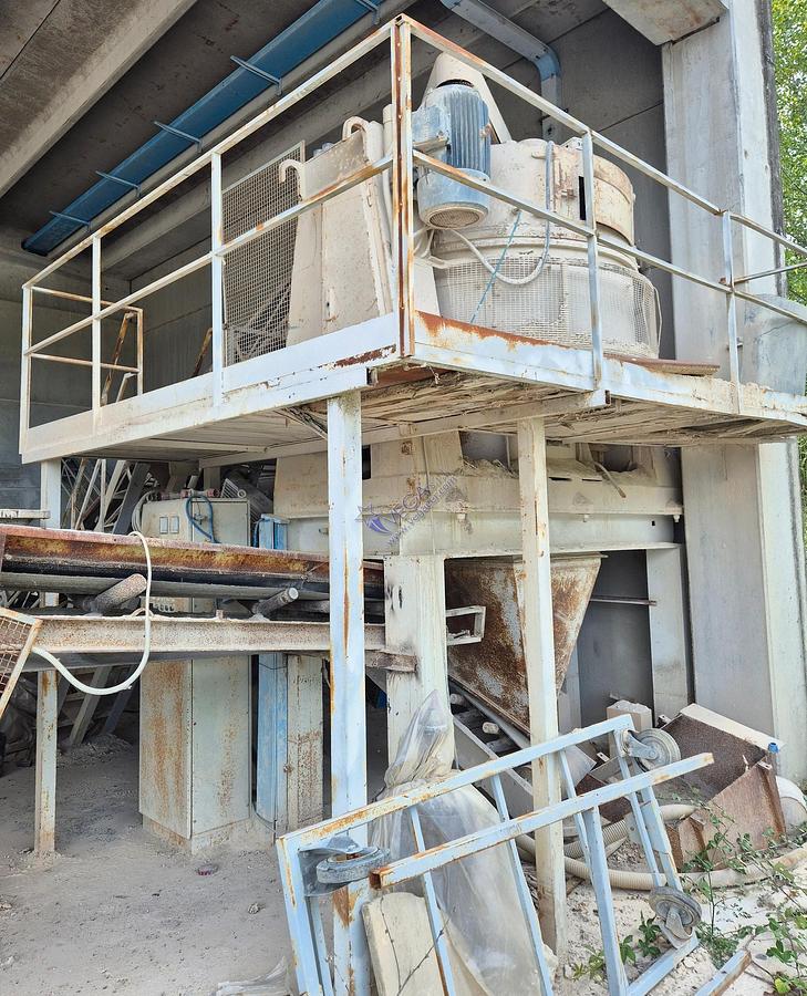 Usato Planetary mixer with rotating tank - tank useful capacity 1000 lt