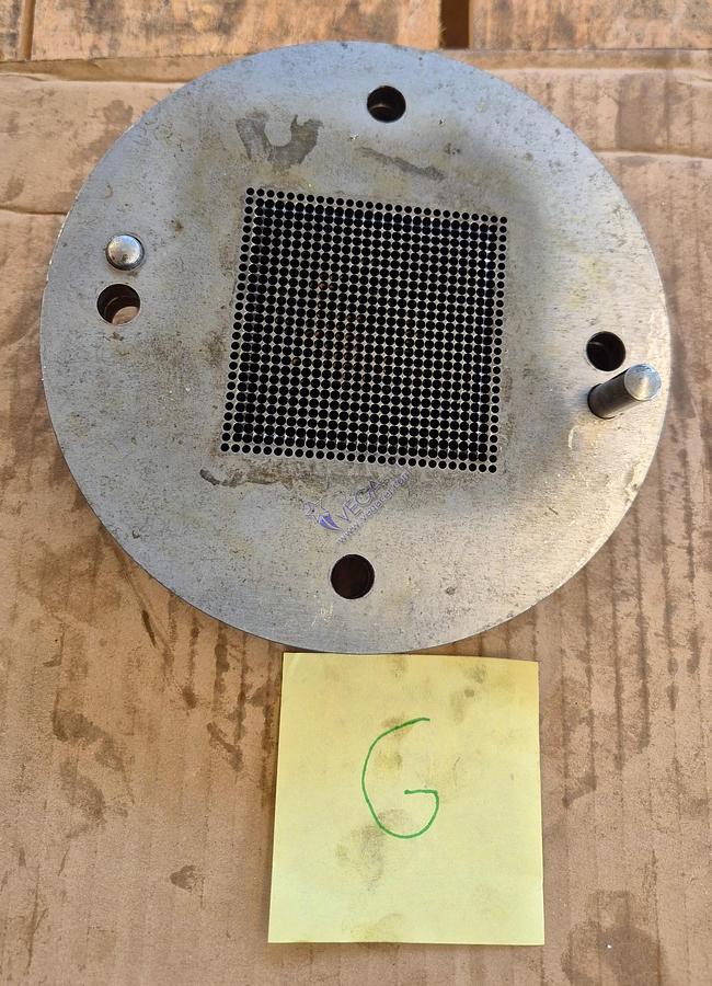 Usato Hard metal dies for producing honeycomb filters for foundries