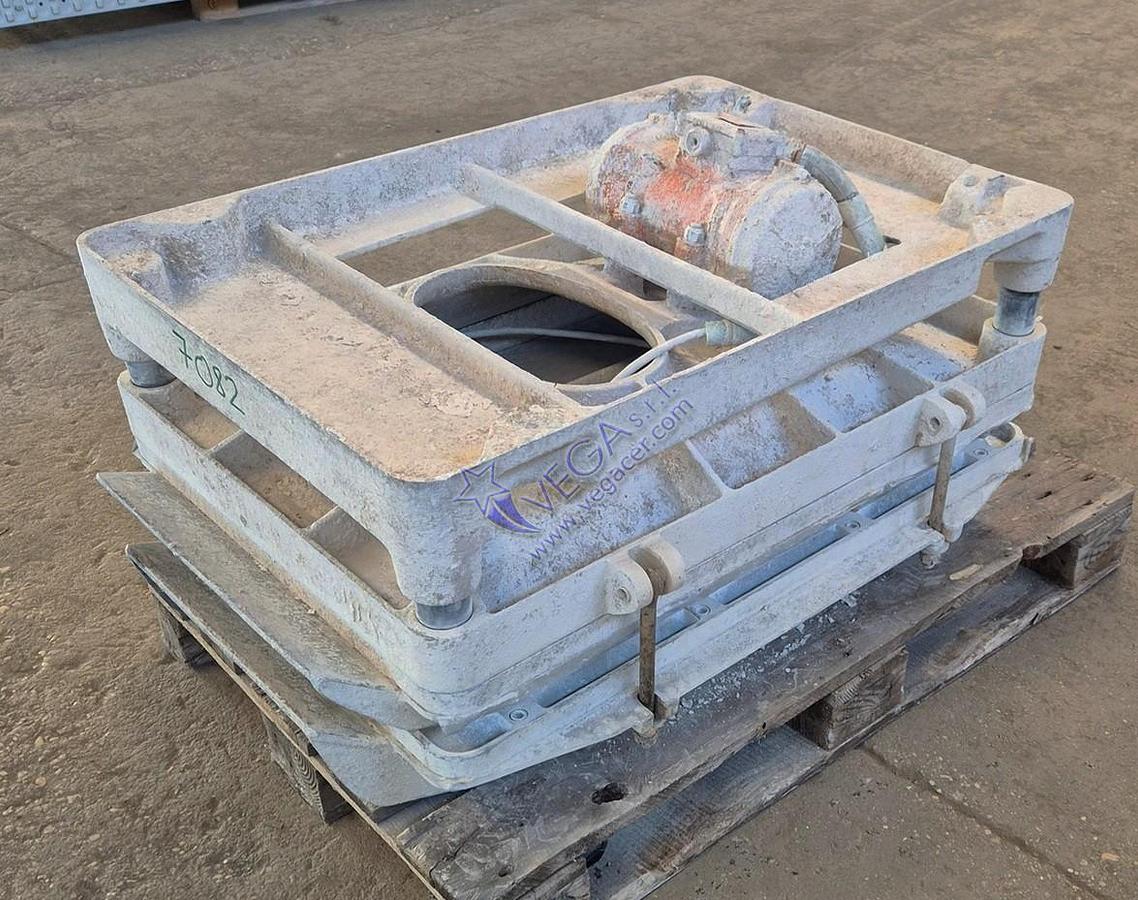 Usato Vibrating sieve VICENTINI mod. SV 600 x 900 DR with double net