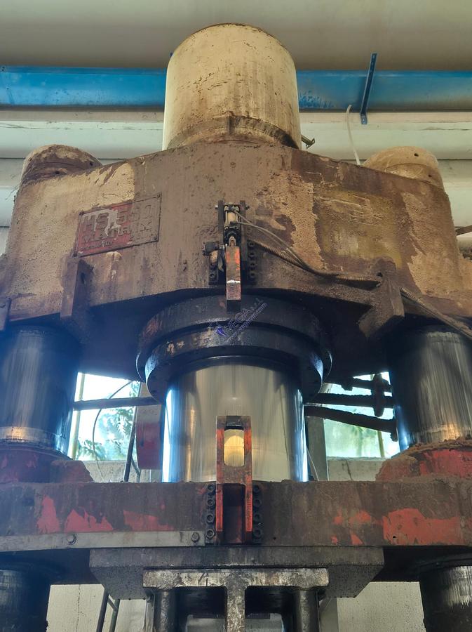 Usato Dry Press MATRIX mod HS 550 with double piston ( pressing from top and bottom ) for refactory pressing - pressing strength 550 Ton 