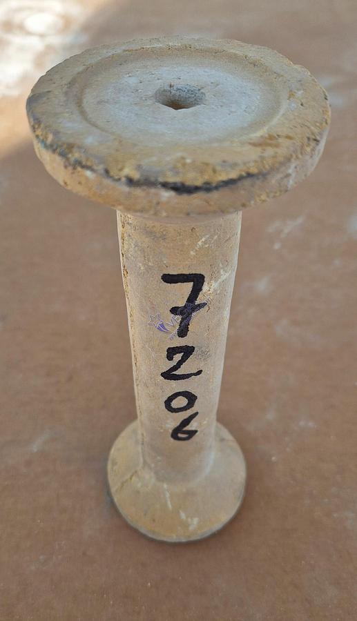 Usato Spool-shaped refractory column