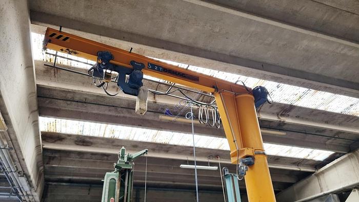 Usato Jib crane DEMAG with hoist 2.000 kg capacity