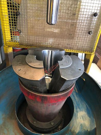 Used Undercut press  VICENTINI