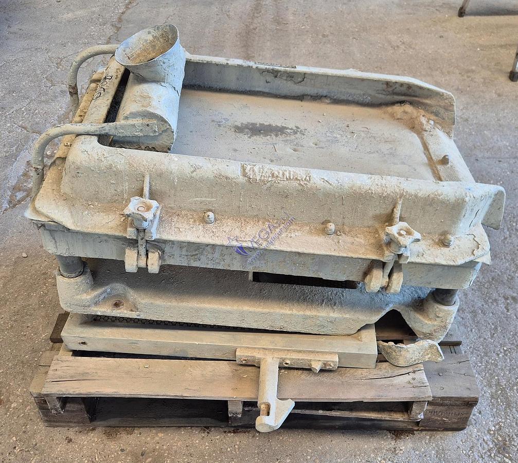 Usato Vibrating sieve VICENTINI mod. SV 600 x 900 with single net