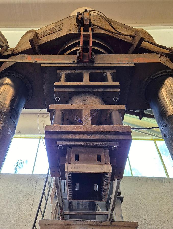 Usato Dry Press MATRIX mod HS 550 with double piston ( pressing from top and bottom ) for refactory pressing - pressing strength 550 Ton 