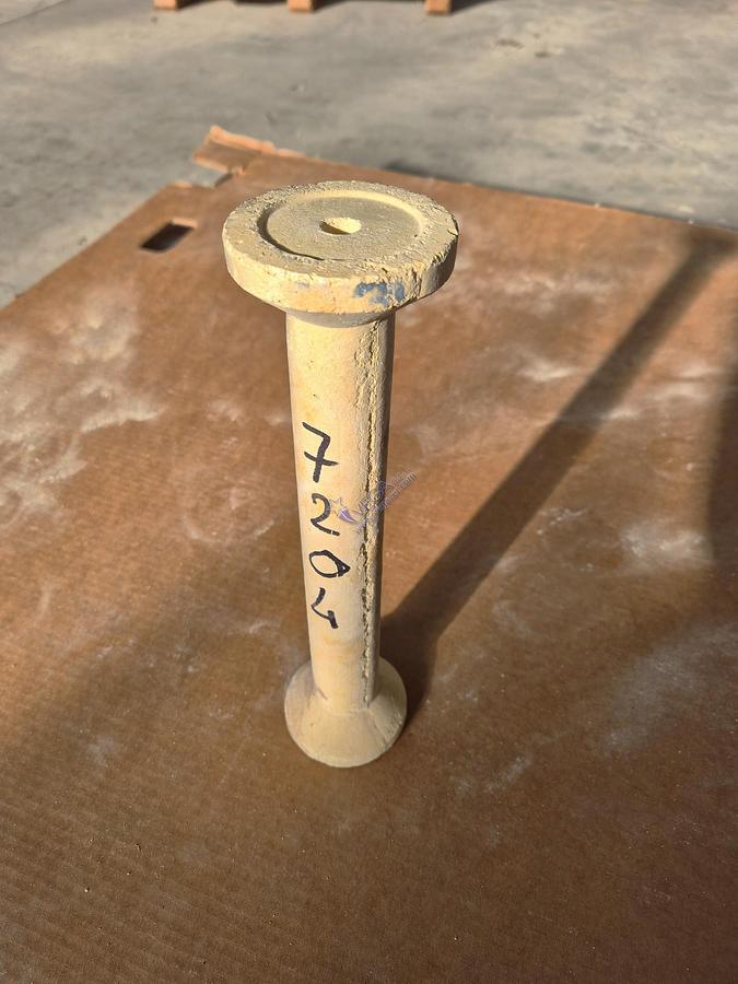 Usato Spool-shaped refractory column