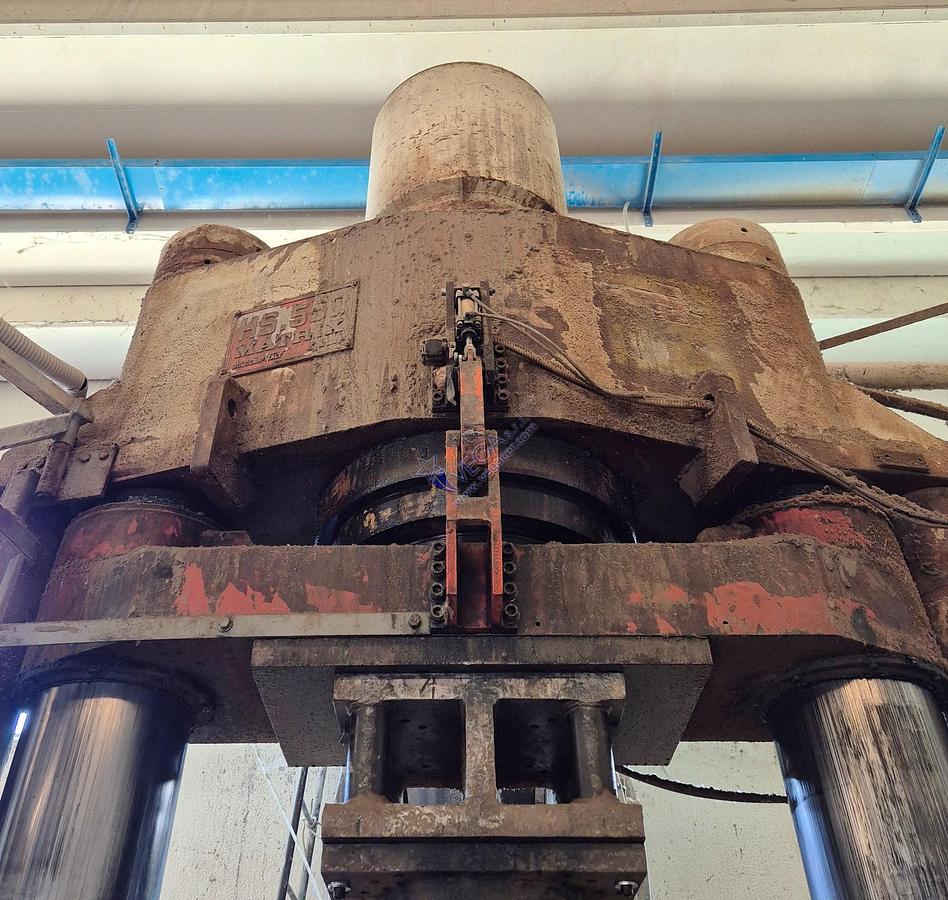 Usato Dry Press MATRIX mod HS 550 with double piston ( pressing from top and bottom ) for refactory pressing - pressing strength 550 Ton 