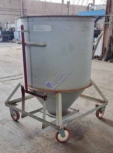 Usato Stainless steel hopper with lever shutter on the bottom for unloading the material
