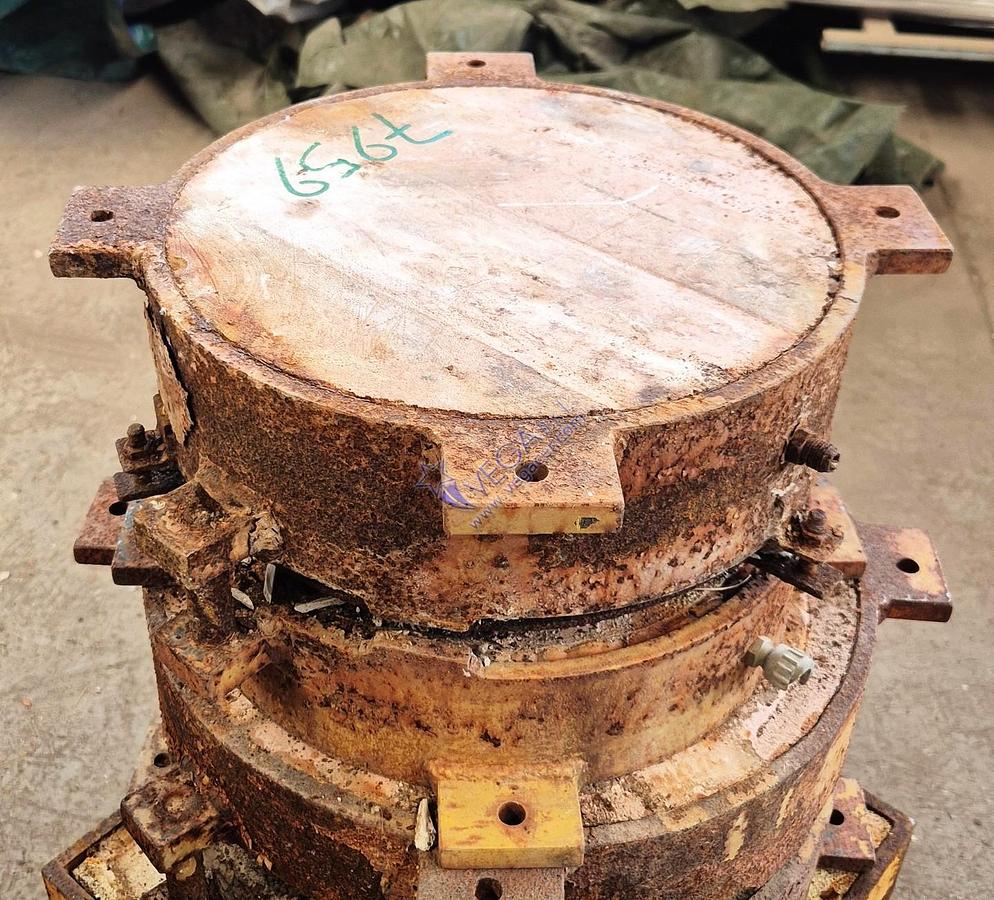 Ricondizionato Round metal frame plaster mould holder