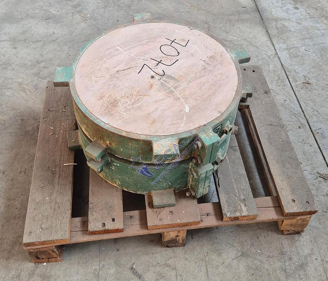 Usato Round metal frame plaster mould holder for pressing