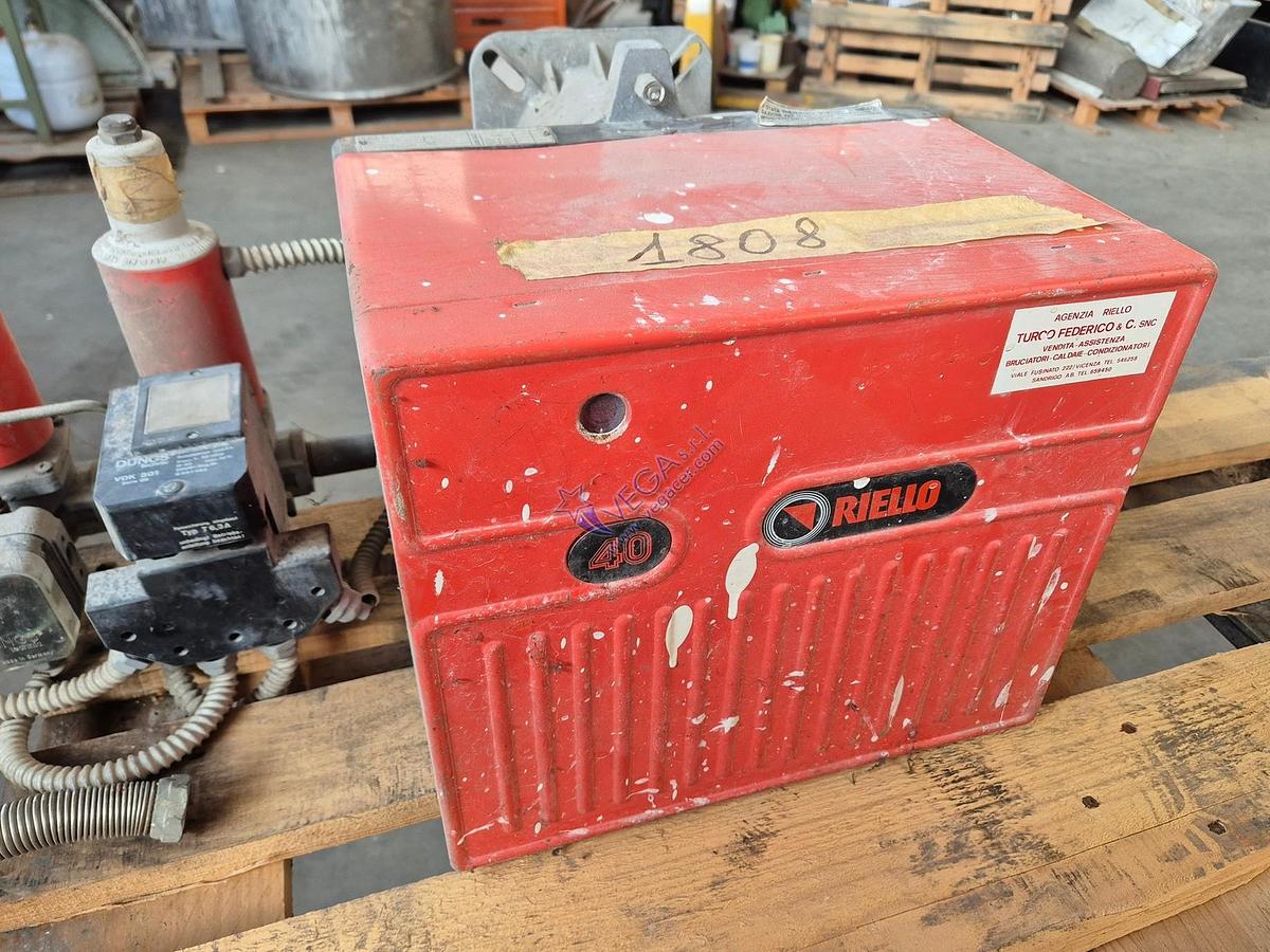Usato Civil burner RIELLO mod. 40 GS15 with gas train