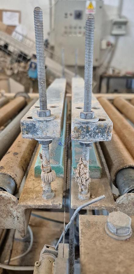 Usato Pneumatic vertical wire cutter OMG mod. TVP500E/A