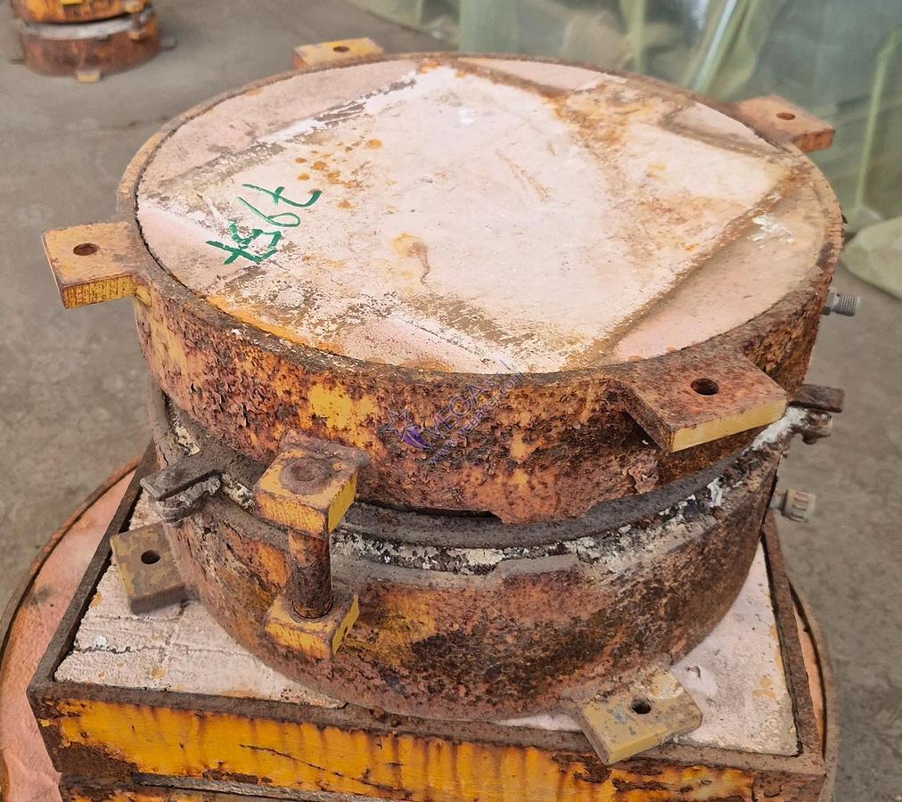 Ricondizionato Round metal frame plaster mould holder