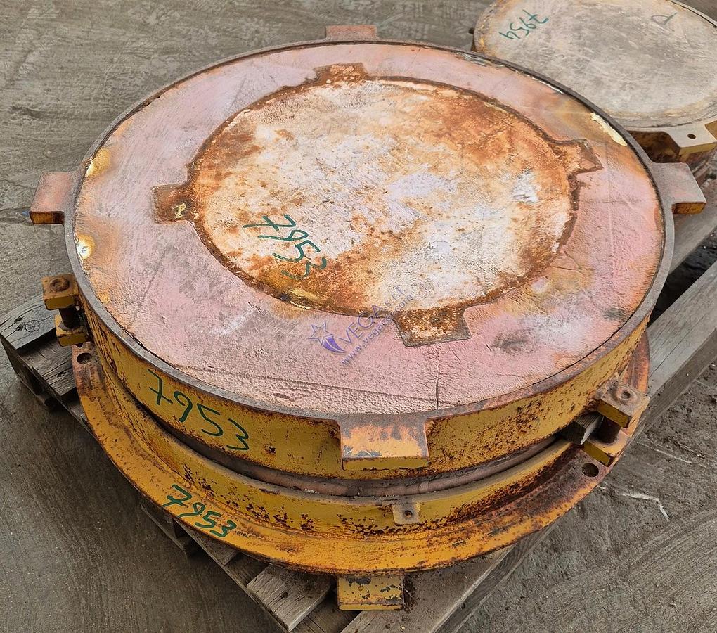 Usato Round metal frame plaster mould holder