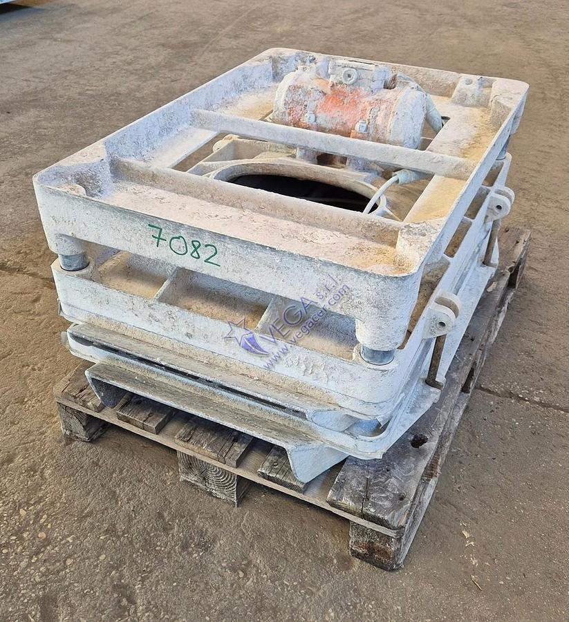 Usato Vibrating sieve VICENTINI mod. SV 600 x 900 DR with double net