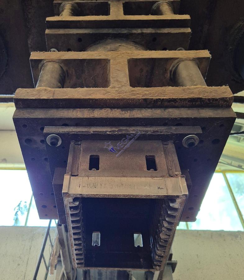 Usato Dry Press MATRIX mod HS 550 with double piston ( pressing from top and bottom ) for refactory pressing - pressing strength 550 Ton 